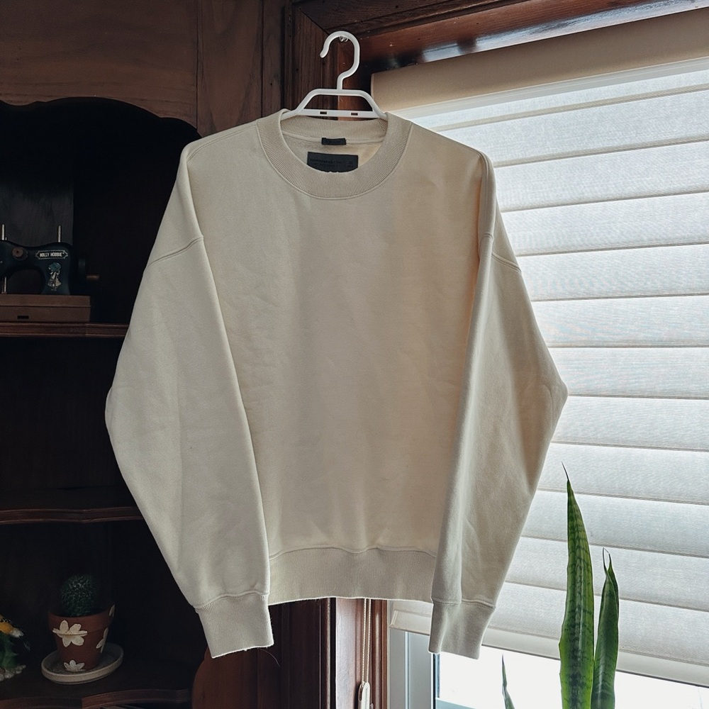 Abercrombie essential sweatshirt